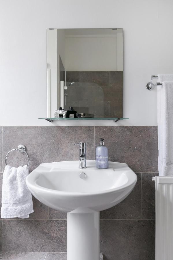 Chic 1 Bedroom Apartment In Bloomsbury, Sleeps 4 伦敦 外观 照片